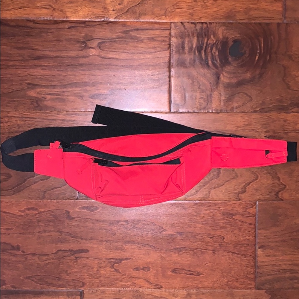Red Fannypack 🥰